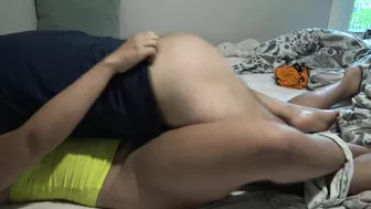 Iranian mom in Arab porn scenes pushing the limits of her cunt