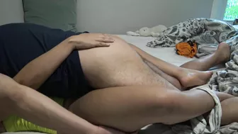 Iranian mom in Arab porn scenes pushing the limits of her cunt