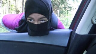 Arab babe in hijab gives sloppy handjob in the car