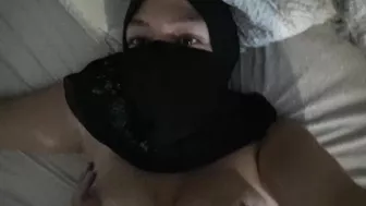Mom Arab hardcore PV while the woman wearing her hijab