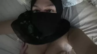 Mom Arab hardcore PV while the woman wearing her hijab