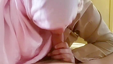 Arab mom slut throats cock in slutty homemade hijab perversions