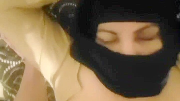 Hijab mom sucks dick with lust after great arab cam sex