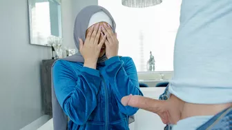Mom with hijab closes eyes and porn partner gives dick to Arab for sex