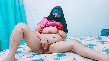 Horny Paki Milf Hijab women natural beauty masturbating for first time on cam