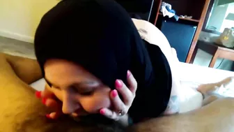 Big ass cheating Arab wife in hijab on business trip in Dubai hotel