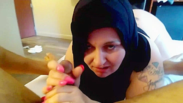 Big ass cheating Arab wife in hijab on business trip in Dubai hotel