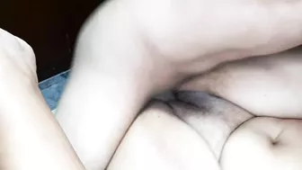 I help sexy mom when she gets stuck and we end up make incest sex