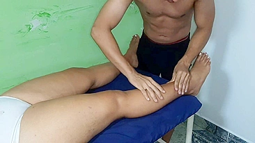 Young masseur licks mature’s tits and feet before drilling her eager cunt