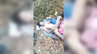 Babe ki jangal me chudai! girlfriend fucking outdoor in hindi