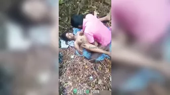 Babe ki jangal me chudai! girlfriend fucking outdoor in hindi