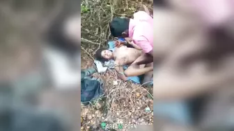 Babe ki jangal me chudai! girlfriend fucking outdoor in hindi