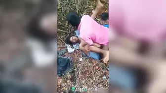 Babe ki jangal me chudai! girlfriend fucking outdoor in hindi