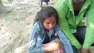 Jangal Me Mangal! Naughty couple caught on camera. Desi XXX mms leaked