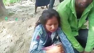 Jangal Me Mangal! Naughty couple caught on camera. Desi XXX mms leaked