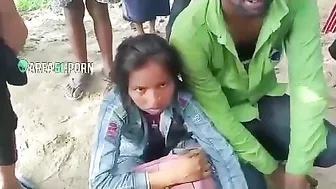 Jangal Me Mangal! Naughty couple caught on camera. Desi XXX mms leaked