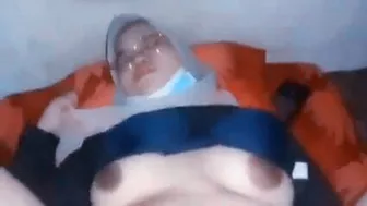 Stolen XXX Indonesian clip pribadi bu guru madrasah fuck sang bekas murid