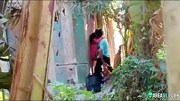 Leaked desi mms. Indian lovers outdoor caught, village college teacher fuck coed