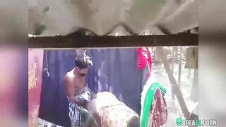 Leaked Desi XXX MMS, Indian boy fucking chubby aunty in outdoor bathroom