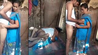 Desi XXX video! Village indian aunty nude cheating in an abandoned house