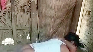 Desi XXX video! Village indian aunty nude cheating in an abandoned house