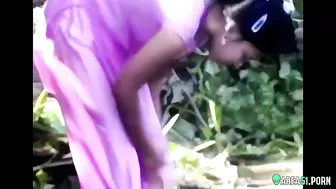 Desi XXX video! Village Aunty on river outdoor bathing caught by local boy