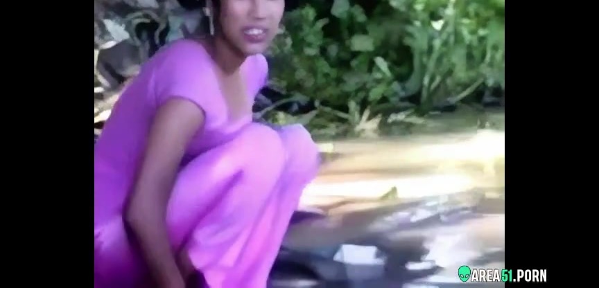864px x 416px - Desi XXX video! Village Aunty on river outdoor bathing caught by local boy  | AREA51.PORN