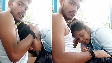 Leaked desi mms: Naughty village college girl gives blowjob outdoor BF
