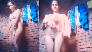 Desi village bangla dhaka aunty bathing before XXX camera