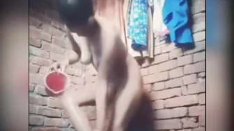 Desi village bangla dhaka aunty bathing before XXX camera Desi village bangla dhaka aunty bathing before XXX camera