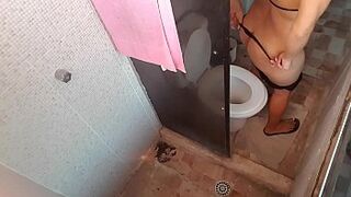 I put spy cam in my mom bathroom and caught her mastubate