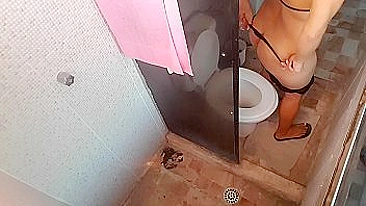 I put spy cam in my mom bathroom and caught her mastubate