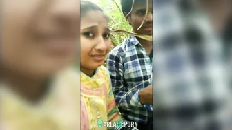 Jangal Me Mangal !? Horny couple caught by public. Indian mms leaked