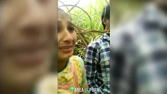 Jangal Me Mangal !? Horny couple caught by public. Indian mms leaked