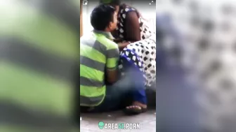 Viral Desi XXX MMS! In the bush, villager caught a couple fucking