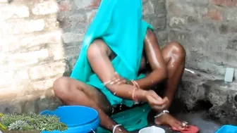 Chubby village Desi aunty outdoor bathing, viral MMS video Chubby village Desi aunty outdoor bathing, viral MMS video
