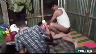 Aunt gets fucked by two nephews. Leaked Desi XXX MMs