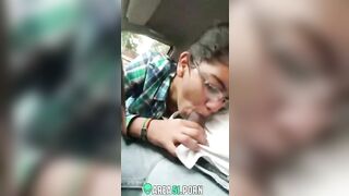 Video XXX viral: Desi coed sucking teachers cock for a good grades in car