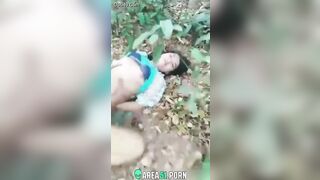 New desi mms: BF fucking outdoor in jungle girl and caught by villagers