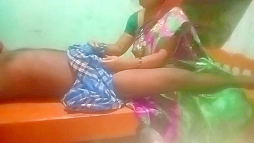 Keralasex Desi New MMs. Slutty Kerala aunty gets blowjob brother