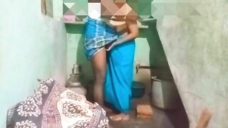 Desi XXX ! Home sex scandal of Kerala aunty with neighbor leaked