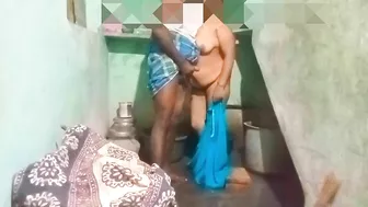 Desi XXX ! Home sex scandal of Kerala aunty with neighbor leaked