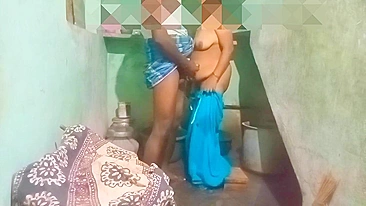 Desi XXX ! Home sex scandal of Kerala aunty with neighbor leaked