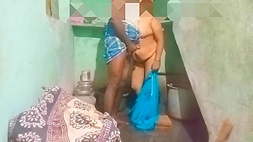 Desi XXX ! Home sex scandal of Kerala aunty with neighbor leaked