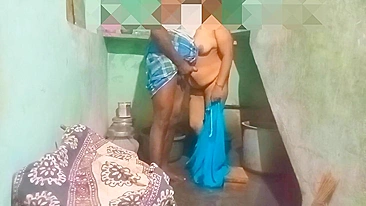 Desi XXX ! Home sex scandal of Kerala aunty with neighbor leaked