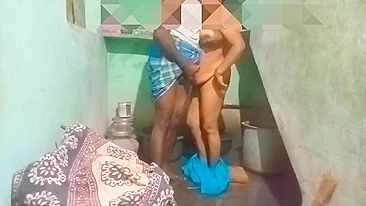 Desi XXX ! Home sex scandal of Kerala aunty with neighbor leaked