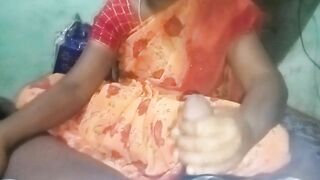 Desi XXX ! Kerala aunty gets lover handjob in cheap hotel room