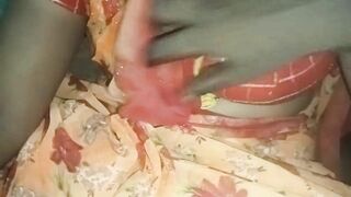 Desi XXX ! Kerala aunty gets lover handjob in cheap hotel room