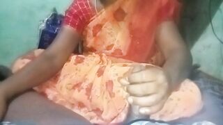 Desi XXX ! Kerala aunty gets lover handjob in cheap hotel room