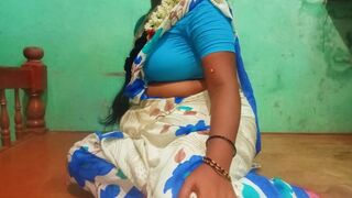 Desi XXX Leaked. Kerala aunty pussy show in village old home